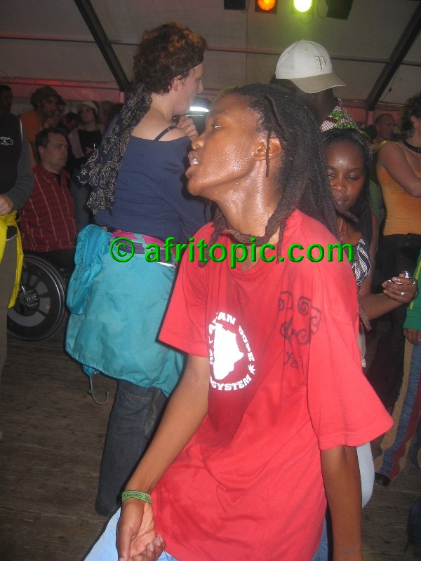 ../Images/afw2006b 116.jpg